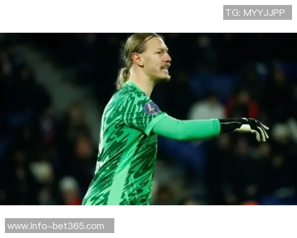 巴黎门将萨福诺夫手骨折仍勇扑四点近期将缺阵比赛