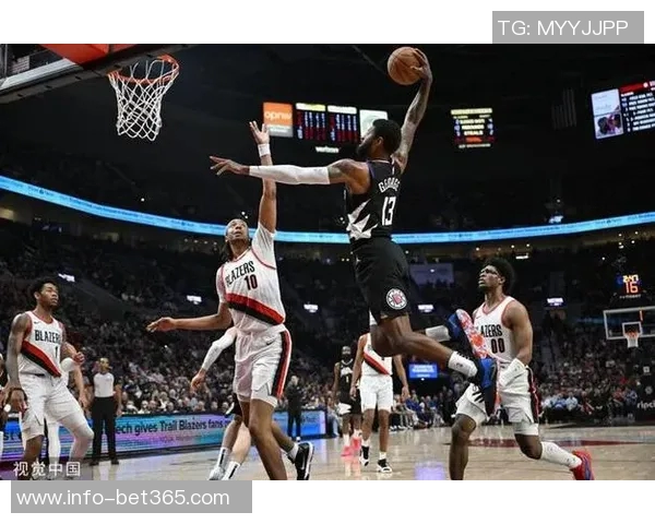 快船半场篮板仅9个开拓者命中率超六成展现强大火力 快船半场篮板仅9个开拓者命中率超六成展现强大火力